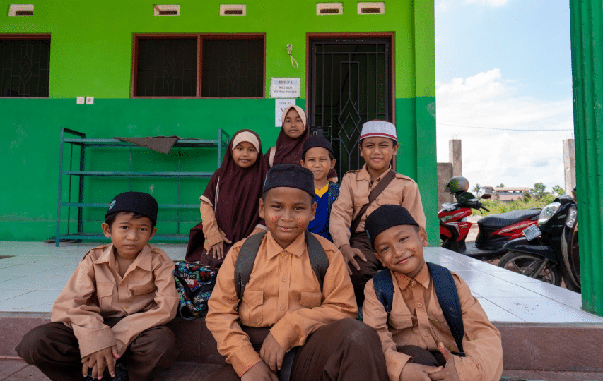 foto siswa siswi Madrasyah Ibtidaiyah Plus Darul Ilmi, Liang Anggang, Banjarbaru, Kalimantan Selatan